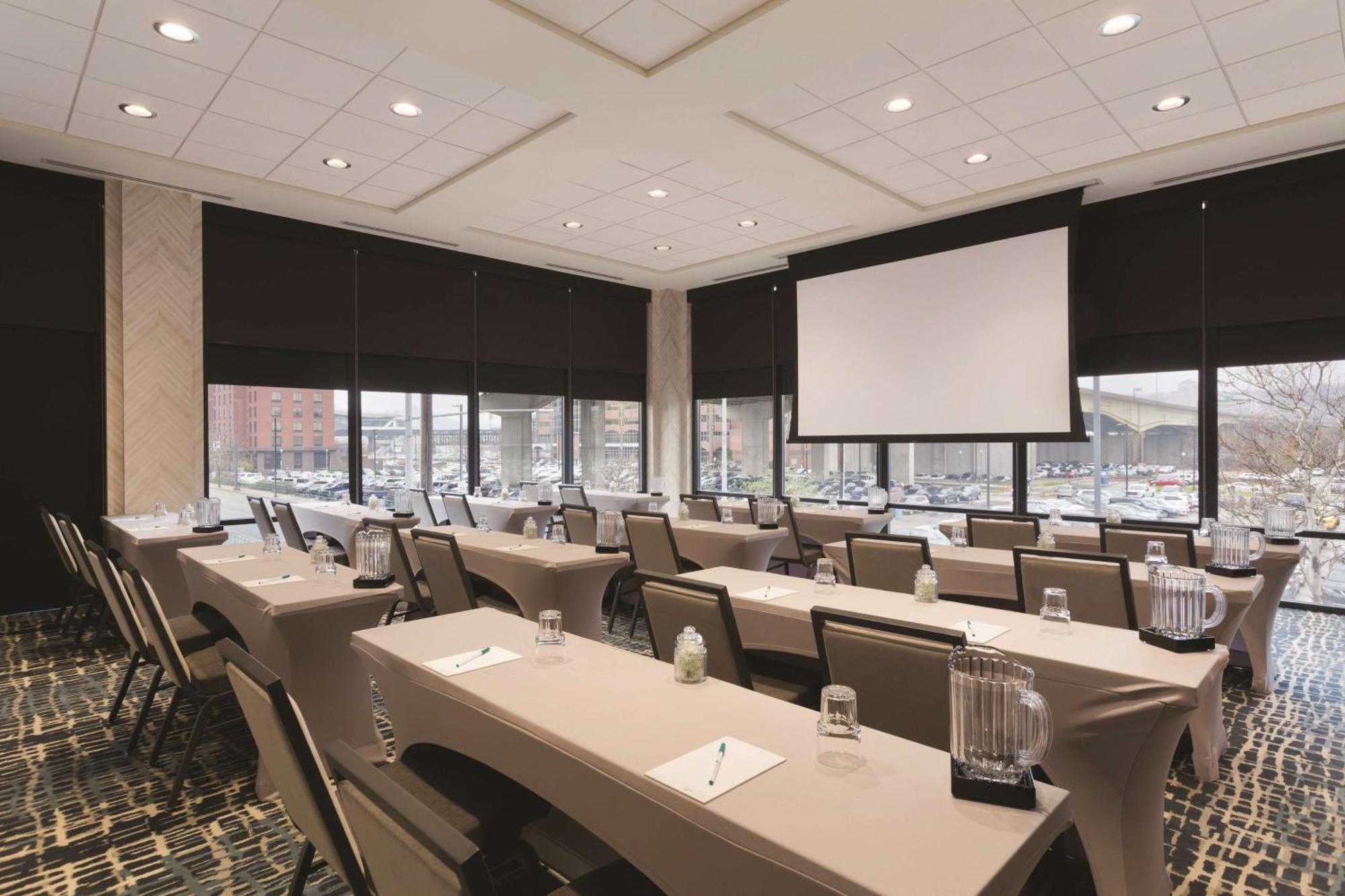 Homewood Suites By Hilton Pittsburgh Downtown Екстериор снимка